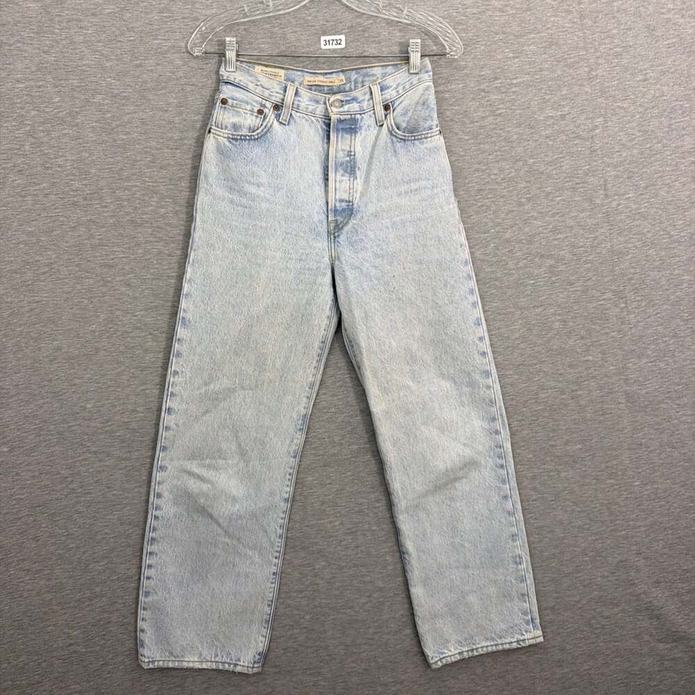 Levis Premium Womens Size 26 Light Wash Ribcage Straight Ankle Jeans